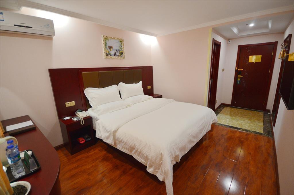 Greentree Inn Hainan Haikou East Train Station East Fengxiang Road Business Hotel Exterior foto